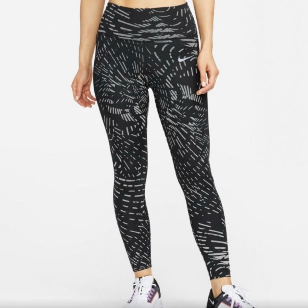 Nike Black Patterned Women's Leggings